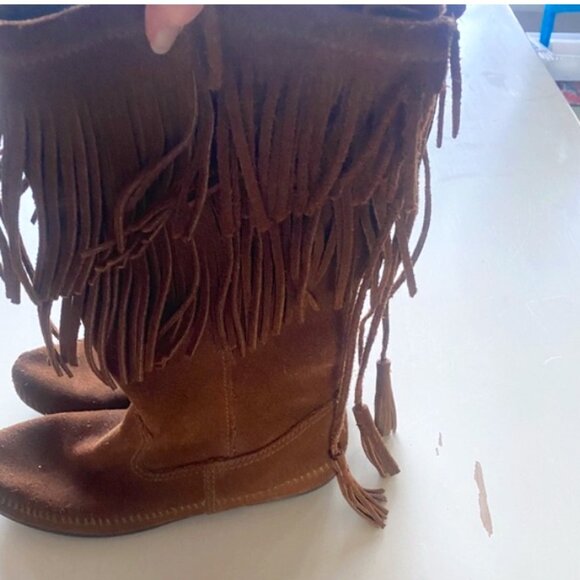 Minnetonka Suede Moccasin Boot • 7 - Picture 3 of 10